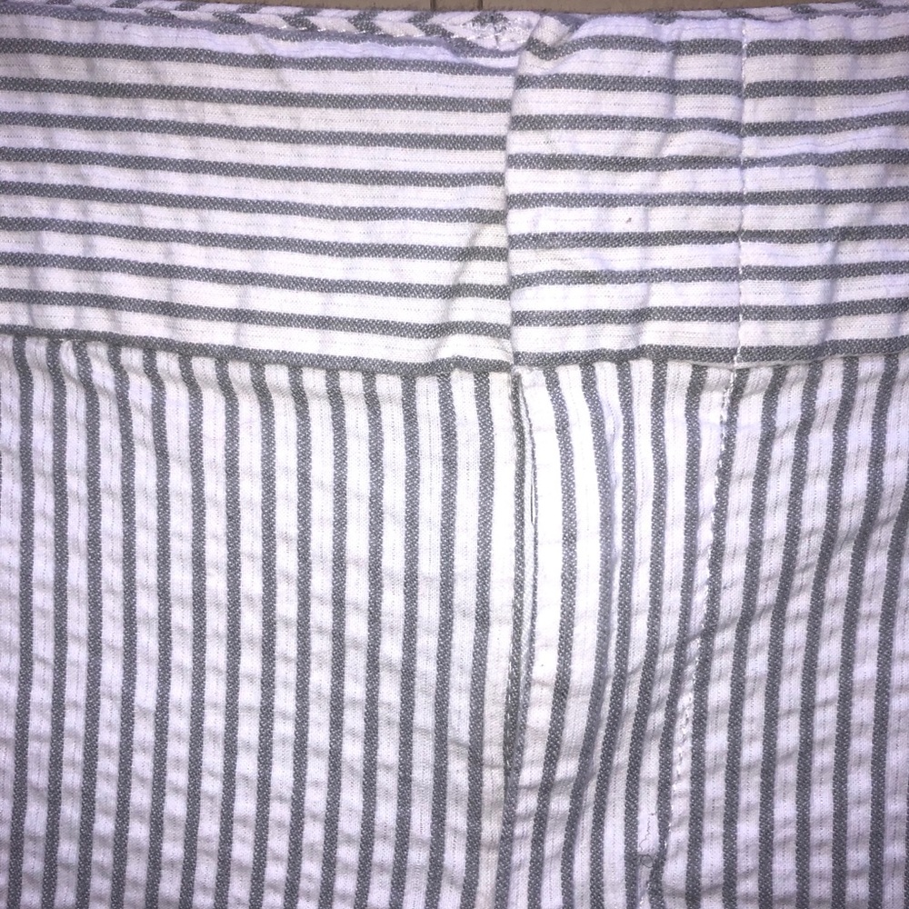 ⚡️5/$15⚡️ Tommy Hilfiger | White/Gray Striped Shorts | 6 - Picture 3 of 8